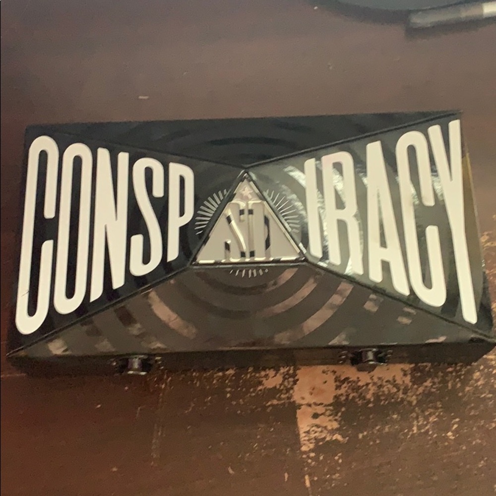 Jeffrey Star X Shane Dawson conspiracy palette